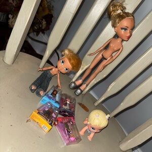 Stylish BRATZ  2001 Doll Set with Blonde Hair and Accessories